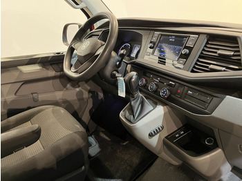 Interior photo 1: Mali kombi Volkswagen Transporter 2.0 TDI L1H1 150 PK Automaat / Airco / Cruise Control / CarPlay / PDC / Trekhaak / Klep
