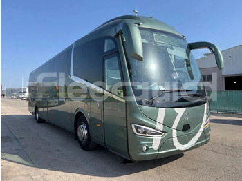 Turistički autobus