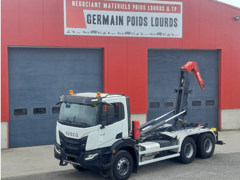 Kamion sa hidrauličnom kukom IVECO