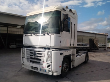 Tegljač RENAULT Magnum 500