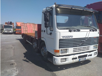 Kamion sa tovarnim sandukom Volvo FL 10.320: slika 2