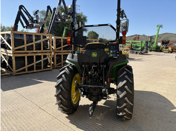 John Deere 3025E Compact Tractor John Deere 3025E Compact Tractor: slika 2