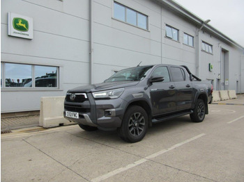 Pikap TOYOTA Hilux