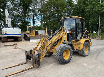 Utovarivač točkaš CATERPILLAR 908