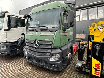 Tegljač MERCEDES-BENZ