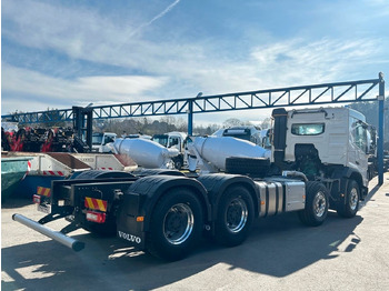 Kamion sa golom šasijom i zatvorenom kabinom Volvo FMX 500 8x4: slika 3