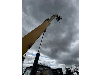 Teleskopski upravljač CATERPILLAR TH