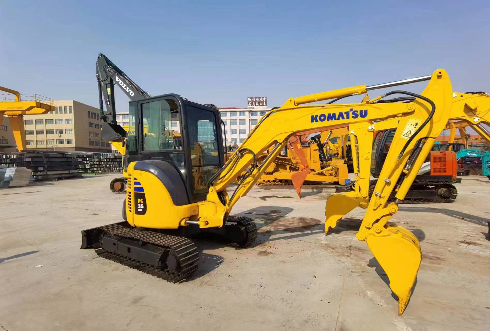 Mini bager KOMATSU PC35: slika 2