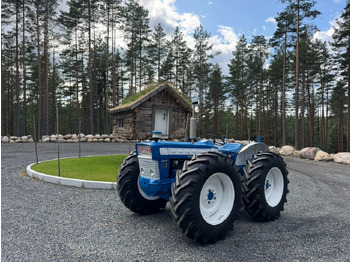 Traktor FORD