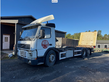 Kamion za prevoz kontejnera/ Kamion sa promenjivim sandukom VOLVO FM