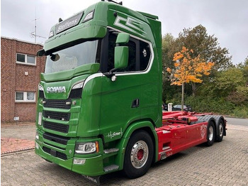 Kamion sa hidrauličnom kukom SCANIA S 580