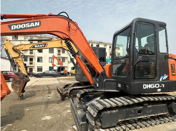 Bager guseničar DOOSAN DH60-7: slika 2