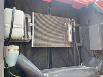 Bager guseničar HITACHI ZX210: slika 3