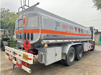 Kamion cisterna FAW tanker truck: slika 3 Kamion cisterna FAW tanker truck: slika 3