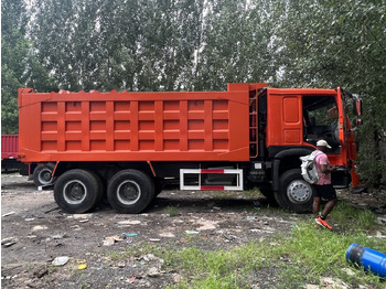 Istovarivač SINOTRUK HOWO