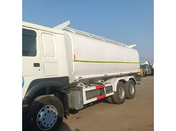 Kamion cisterna SINOTRUK HOWO