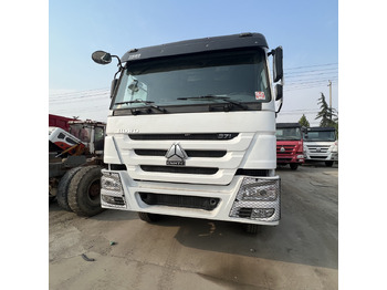 Kamion sa zatvorenim sandukom SINOTRUK HOWO: slika 3
