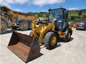 CAT 907 H  CAT 907 H: slika 1