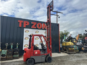 Dizel viljuškar NISSAN