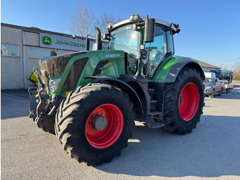 Traktor FENDT 826 Vario