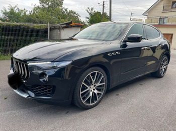 SUVSUV MASERATI