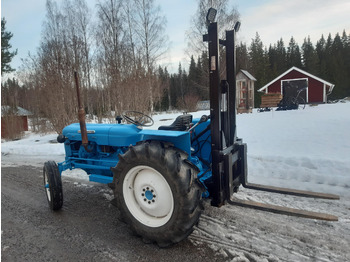 Traktor FORDSON