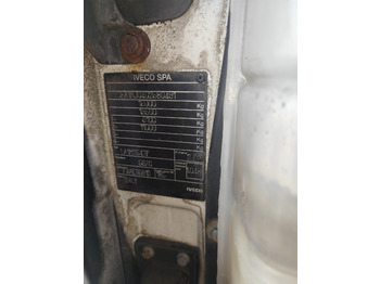 Kamion sa dizalicom IVECO EUROCARGO 160E25K: slika 3