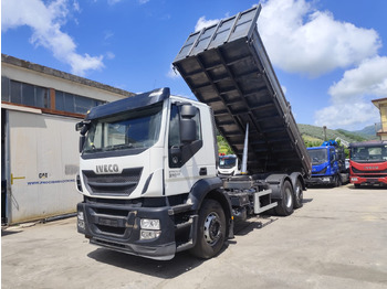 Kamion sa dizalicom IVECO Stralis