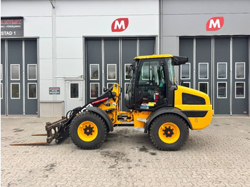 Utovarivač točkaš JCB 409