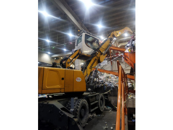 Bager za obradu otpada/ Industrije LIEBHERR LH 22 M