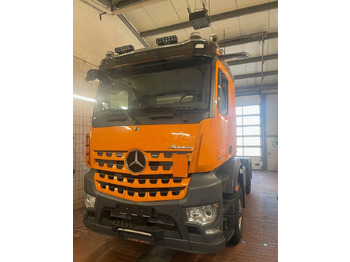Tegljač MERCEDES-BENZ Arocs 1851
