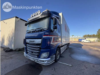 Kamion sa zatvorenim sandukom DAF XF 530