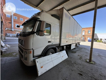 Kamion sa zatvorenim sandukom VOLVO FM 300