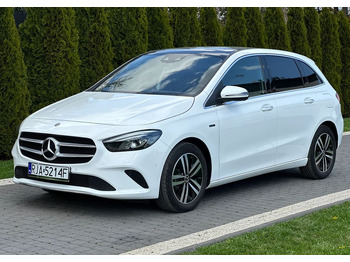 Limuzina MERCEDES-BENZ
