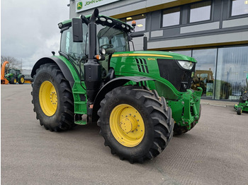 Traktor JOHN DEERE 6215R