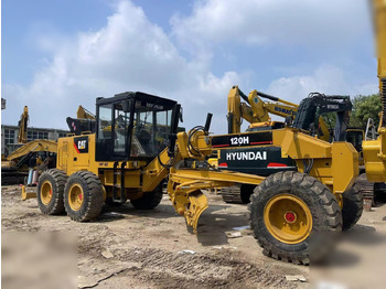 Grejder CATERPILLAR 120H