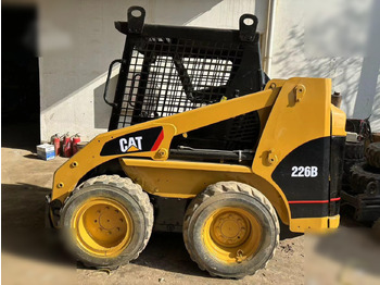 Mini utovarivač CATERPILLAR 226B