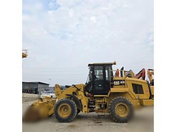 Utovarivač točkaš CATERPILLAR 924K: slika 2