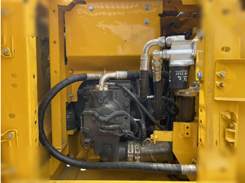 Bager guseničar KOMATSU PC130-7: slika 2
