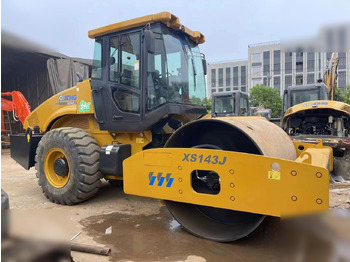 Valjak XCMG XS143J