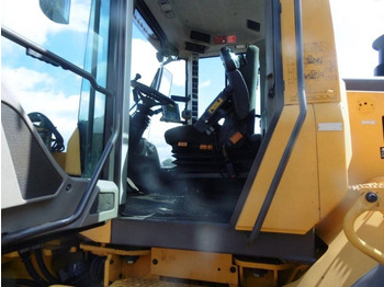Utovarivač točkaš Volvo L 120 F: slika 2