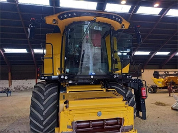 Kombinovani kombajn New Holland CR9.80: slika 3