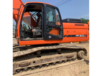 Bager guseničar DOOSAN DX300