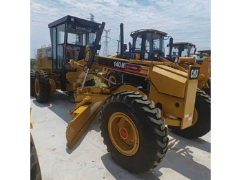 Bager CATERPILLAR 140M