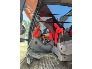 Bager guseničar HITACHI ZX200: slika 2