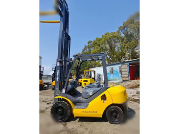 Gasni viljuškar KOMATSU