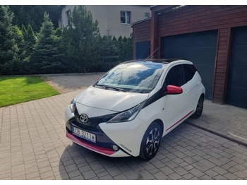 Automobil TOYOTA