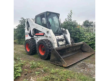 Utovarivač točkaš BOBCAT S300
