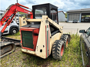 Mini utovarivač Bobcat 825: slika 2