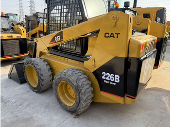 Građevinska mašina CATERPILLAR 226
